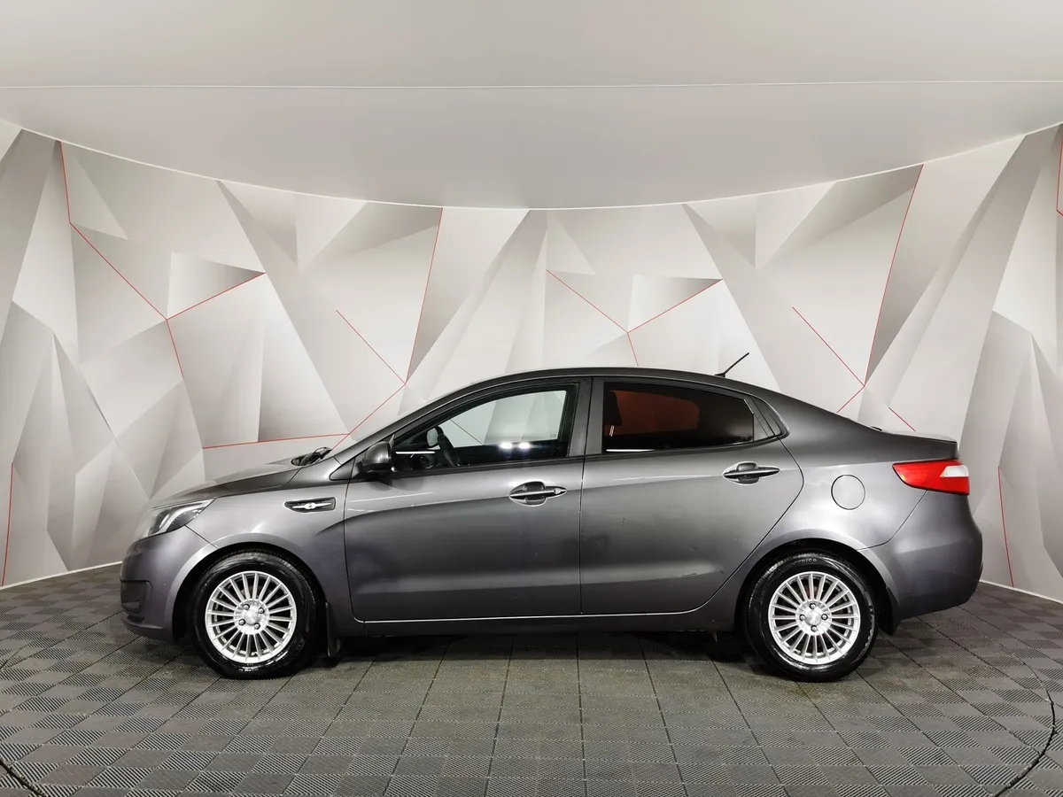 Kia Rio 1.4 AT (107 л.с.) Серый в АВИЛОН. Слайд №5