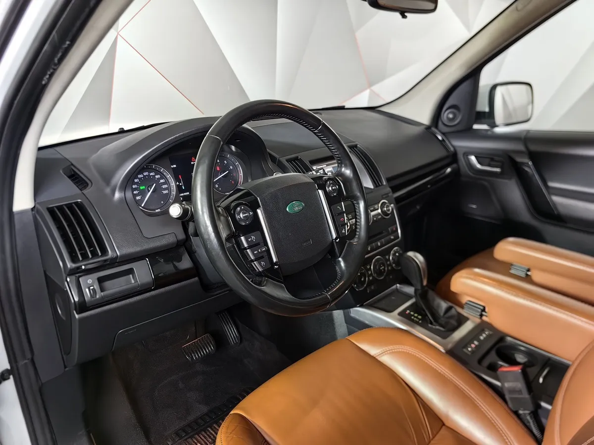 Land Rover Freelander 2.0 Si4 AT 4WD (240 л.с.) HSE Белый в АВИЛОН. Слайд №19