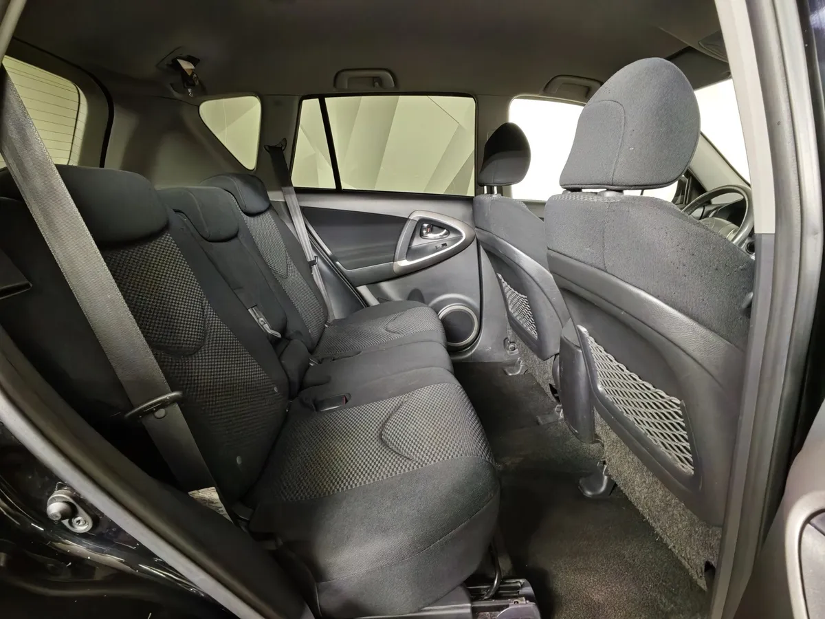 Toyota RAV4 2.0 AT AWD (152 л.с.) Черный в АВИЛОН. Слайд №16