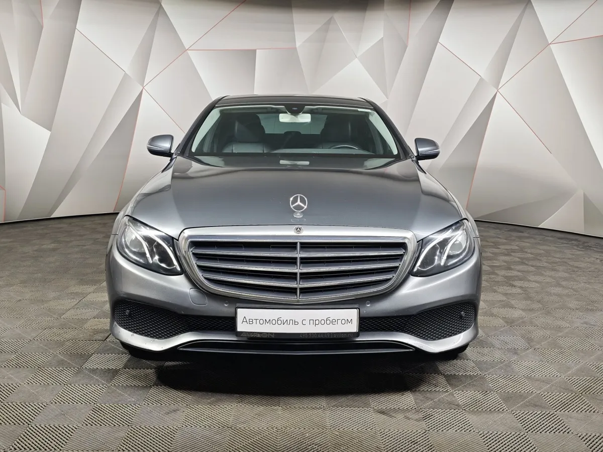 Mercedes-Benz E-Класс E 200 4MATIC 9G-TRONIC (184 л.с.) Premium Серый в АВИЛОН. Слайд №7