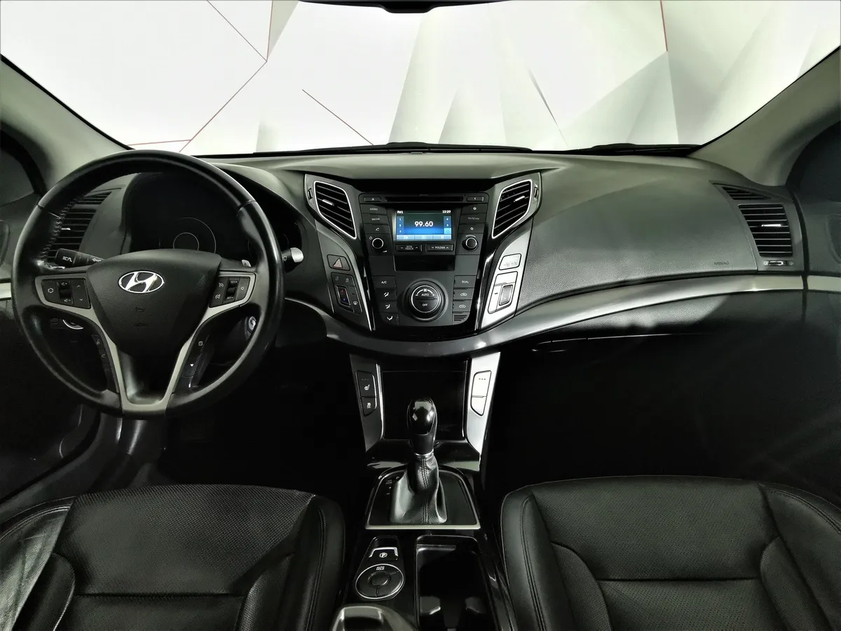 Hyundai i40 2.0 AT (150 л.с.) Business Черный в АВИЛОН. Слайд №13