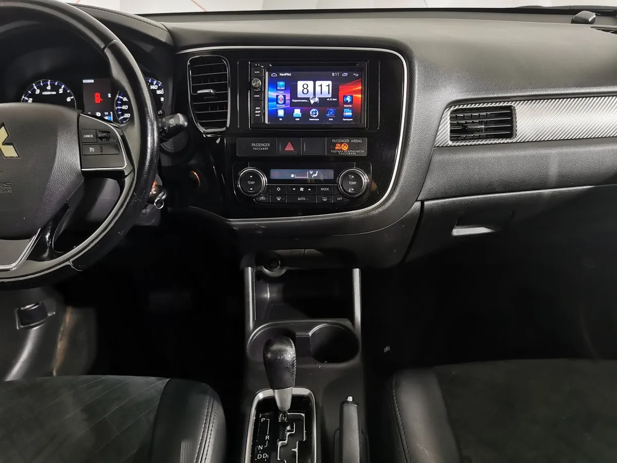 Mitsubishi Outlander 2.0 CVT 4WD (146 л.с.) Черный в АВИЛОН. Слайд №14