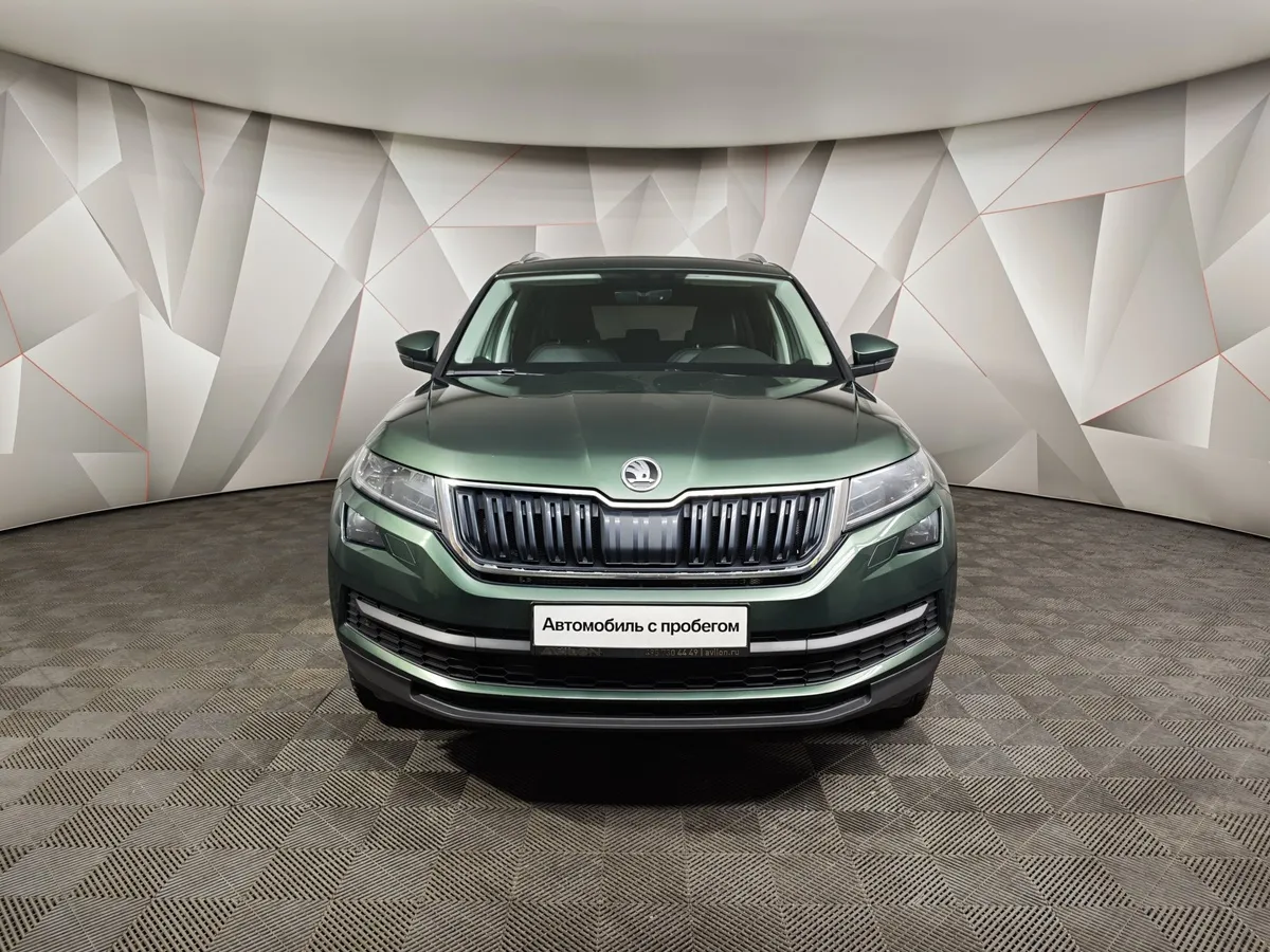 Skoda Kodiaq 2.0 TSI DSG 4X4 (180 л.с.) Зеленый в АВИЛОН. Слайд №7