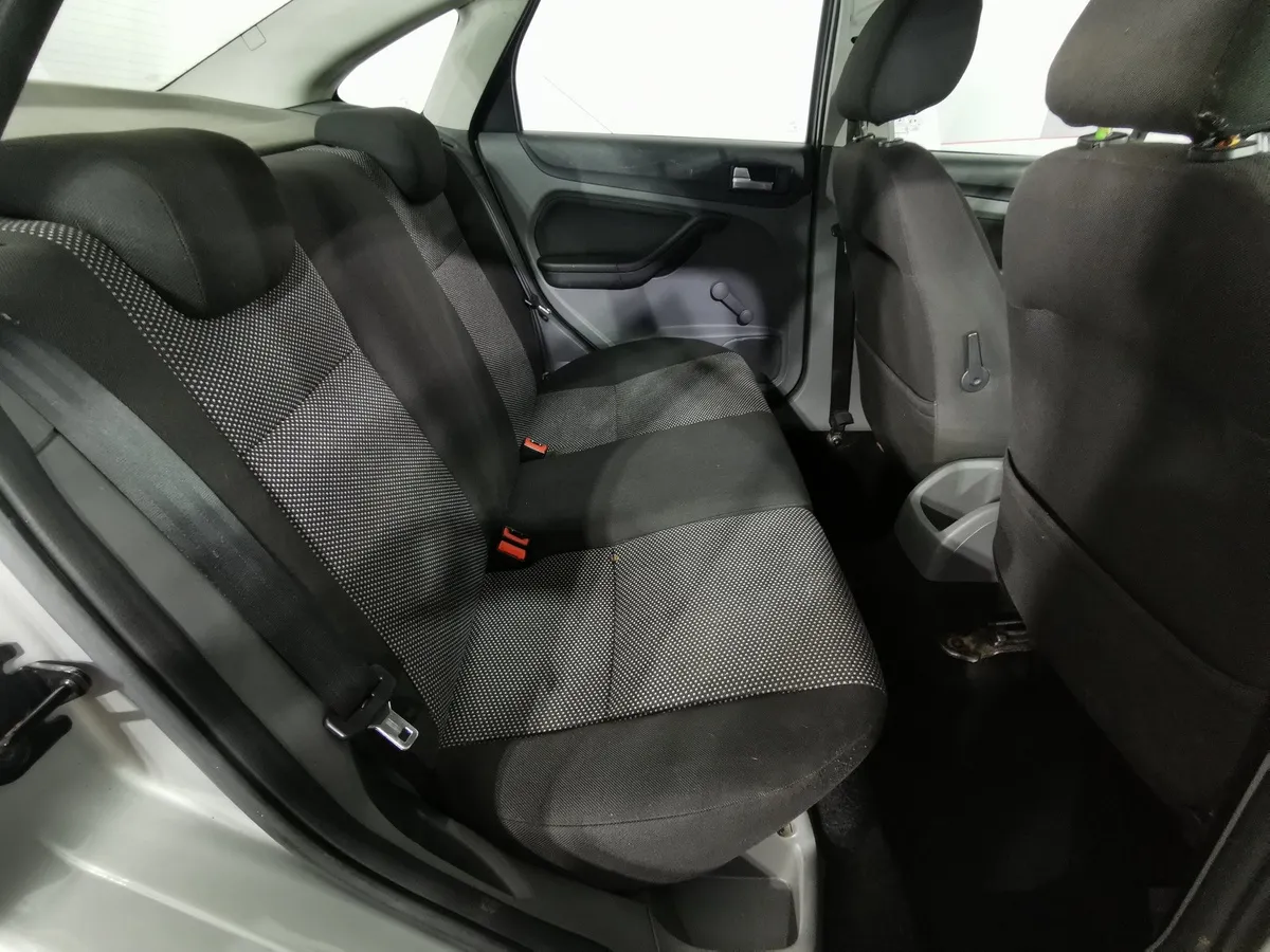 Ford Focus 1.6 AT (101 л.с.) Trend Серебристый в АВИЛОН. Слайд №14
