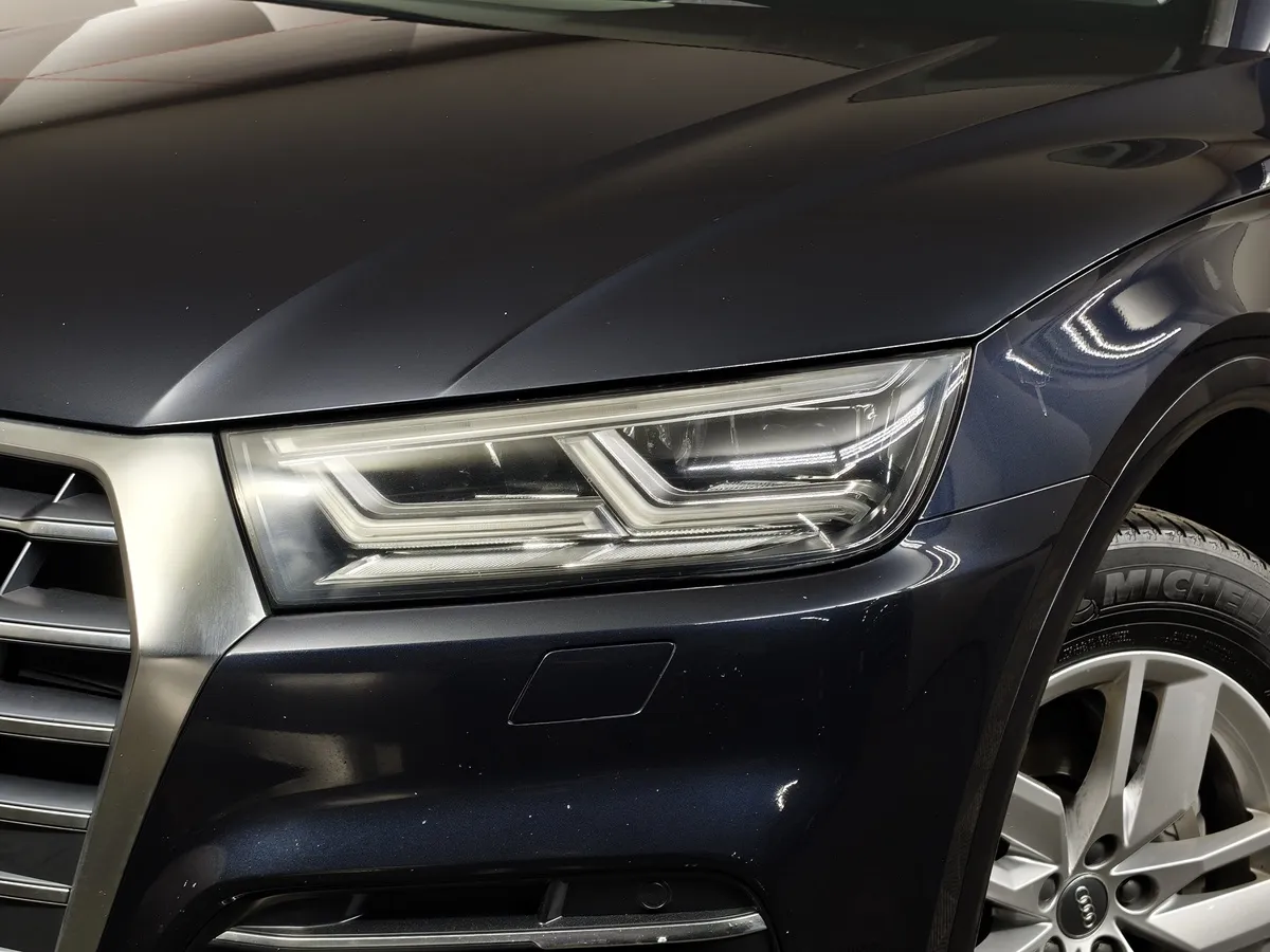 Audi Q5 2.0 TFSI S tronic quattro (249 л.с.) Design Синий в АВИЛОН. Слайд №10