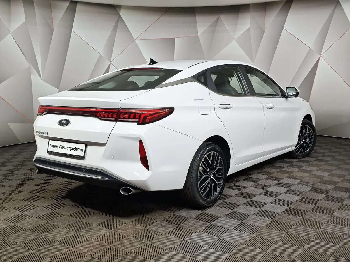 Москвич 6 1.5T CVT 2WD (136 л.с.) Business Белый в АВИЛОН. Слайд №2