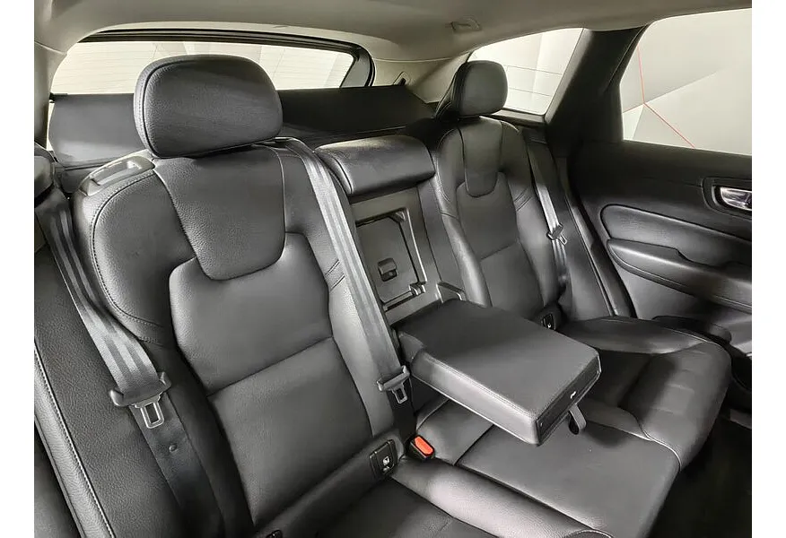 Volvo XC60 2.0 T5 AT AWD (249 л.с.) Inscription Серый в АВИЛОН. Слайд №17