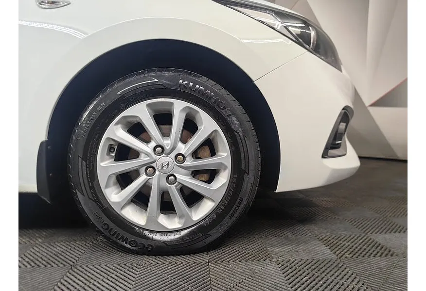 АВИЛОН - Hyundai Solaris 1.6 AT (123 л.с.) Elegance Белый - slide 0