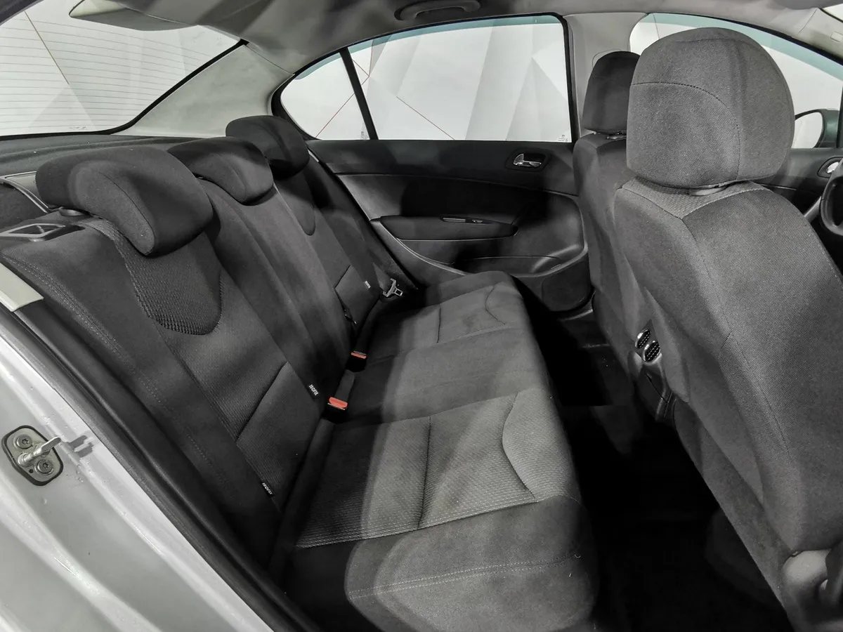 Peugeot 408 1.6 VTi AT (120 л.с.) Серебристый в АВИЛОН. Слайд №15