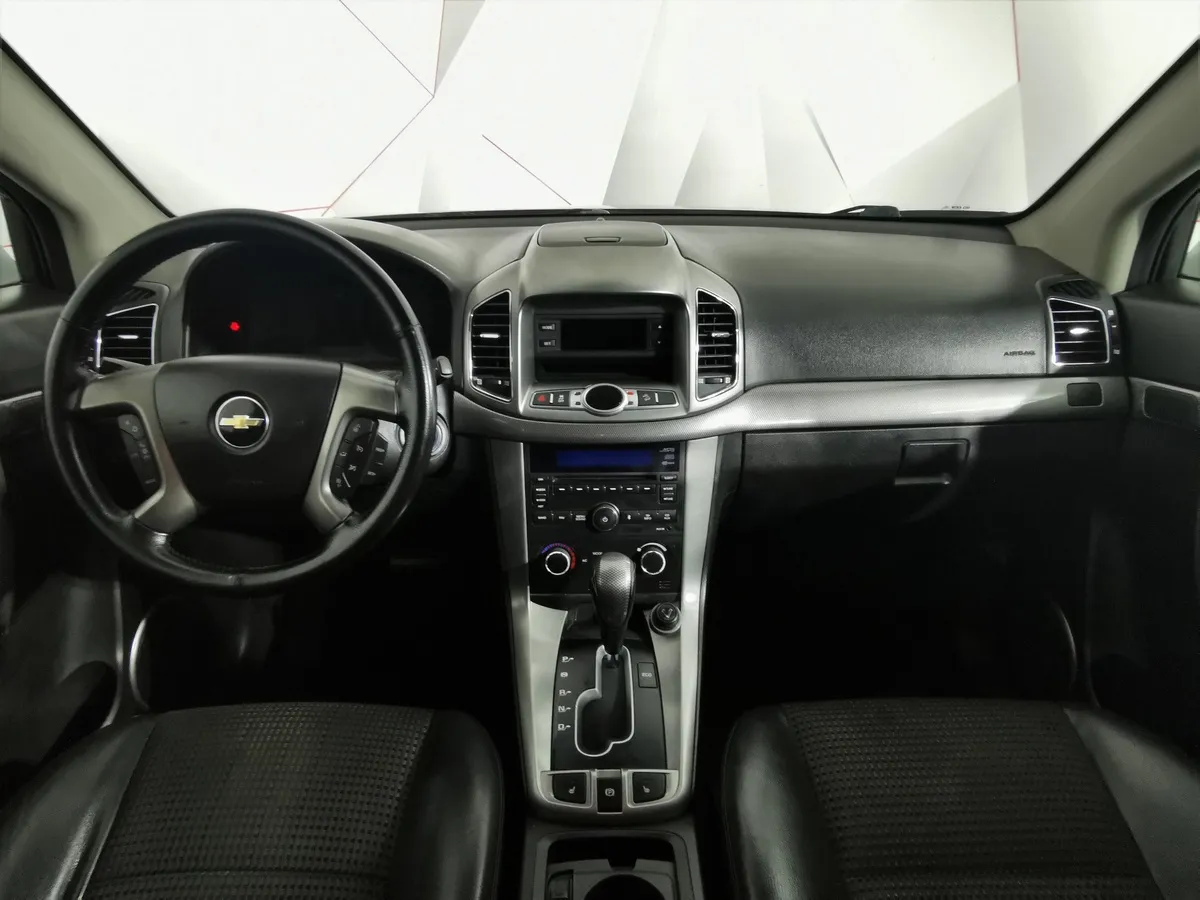 Chevrolet Captiva 2.4 AT (5 мест) (167 л.с.) LT Серебристый в АВИЛОН. Слайд №13