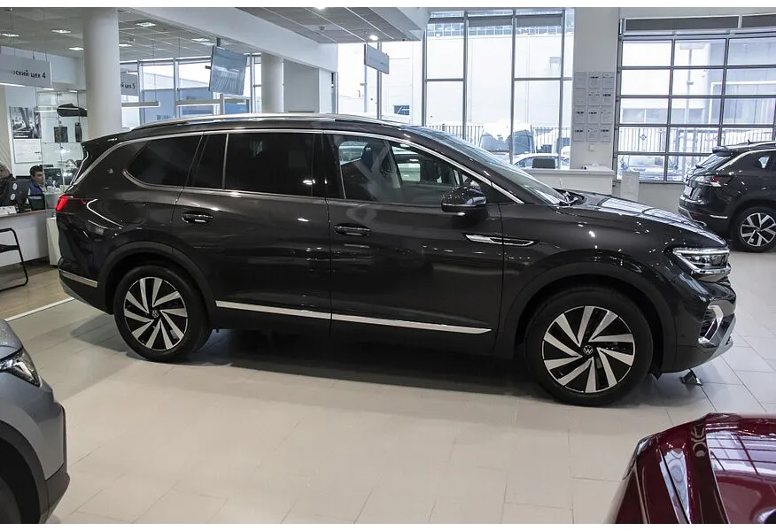 Volkswagen Talagon 2.0 7DSG AWD (220 л.с.) Flagship Серый в АВИЛОН. Слайд №2