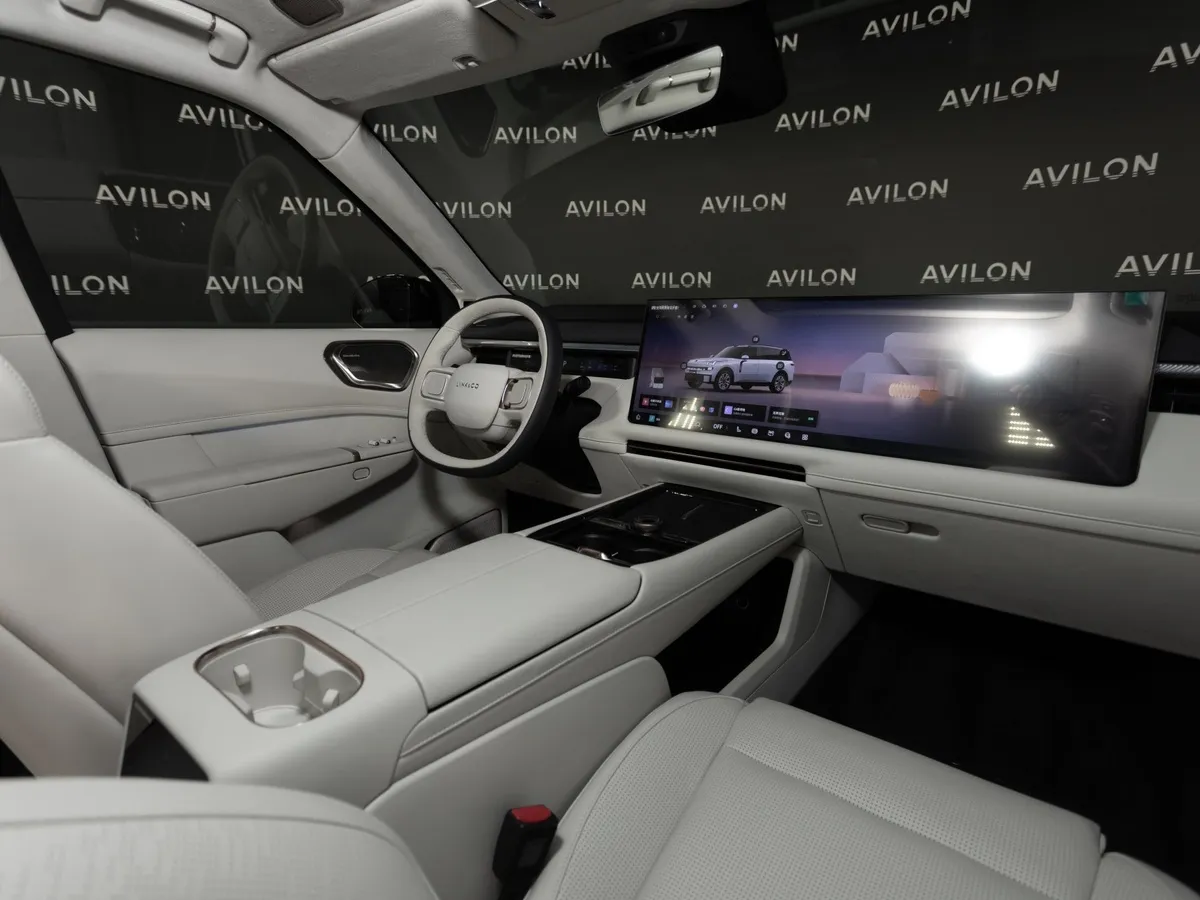 Lynk & Co 900 2.0 AT 4WD (884 л.с.) Ultra Черный в АВИЛОН. Слайд №13