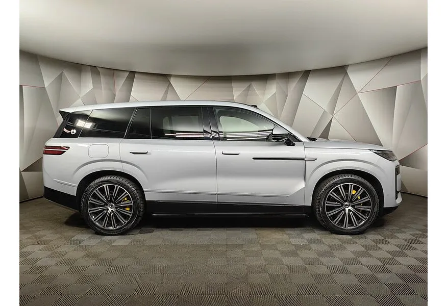 Denza N9 2.0h 8AT 2WD (925 л.с.) Premium Белый в АВИЛОН. Слайд №6