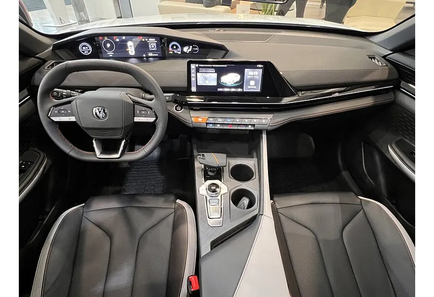 Changan UNI-V 1.5 AMT (181 л.с.) Tech Белый в АВИЛОН. Слайд №11