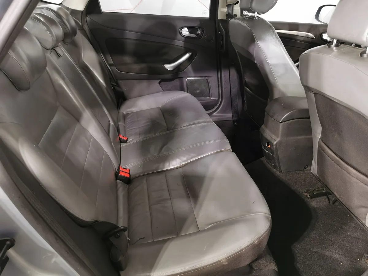 Ford Mondeo 2.0 MT (145 л.с.) Серый в АВИЛОН. Слайд №14