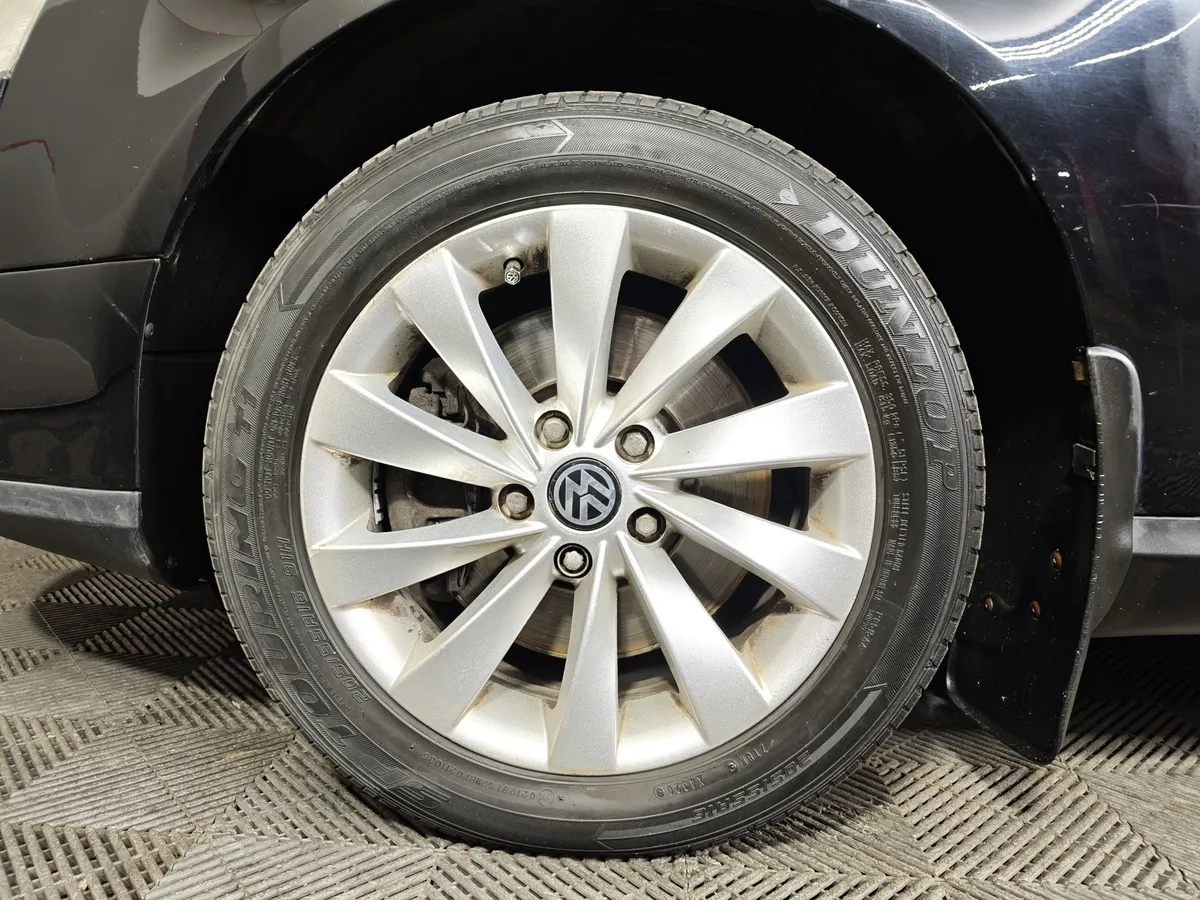 Volkswagen Passat 1.6 MPI MT (102 л.с.) Черный в АВИЛОН. Слайд №9