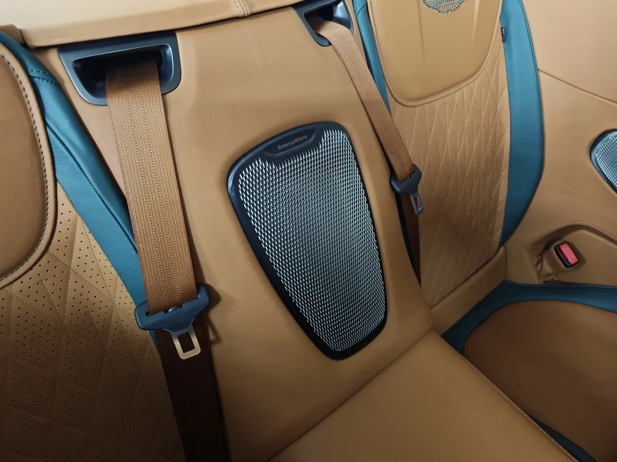 Aston Martin DB12 Volante 5.2 V12 AT (600 л.с.) Зеленый в АВИЛОН. Слайд №31