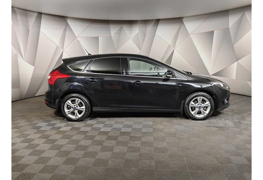 Ford Focus 1.6 Ti-VCT PowerShift (105 л.с.) SPECIAL EDITION Черный в АВИЛОН. Слайд №6