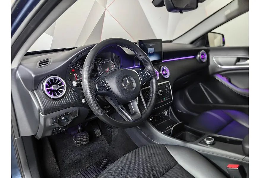 Mercedes-Benz GLA 200 7G-DCT (150 л.с.) Особая серия Синий в АВИЛОН. Слайд №19