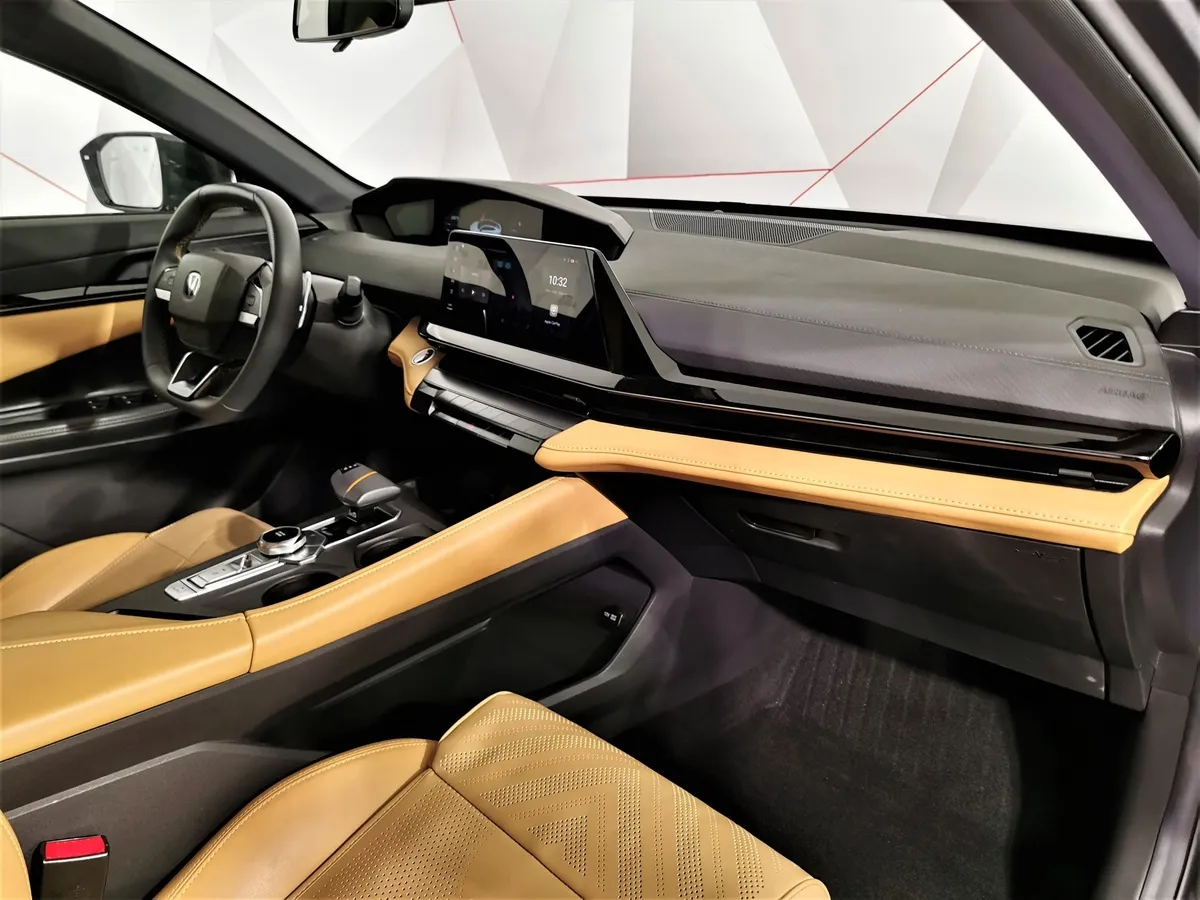 Changan UNI-V 1.5 AMT (181 л.с.) Tech Серый в АВИЛОН. Слайд №12