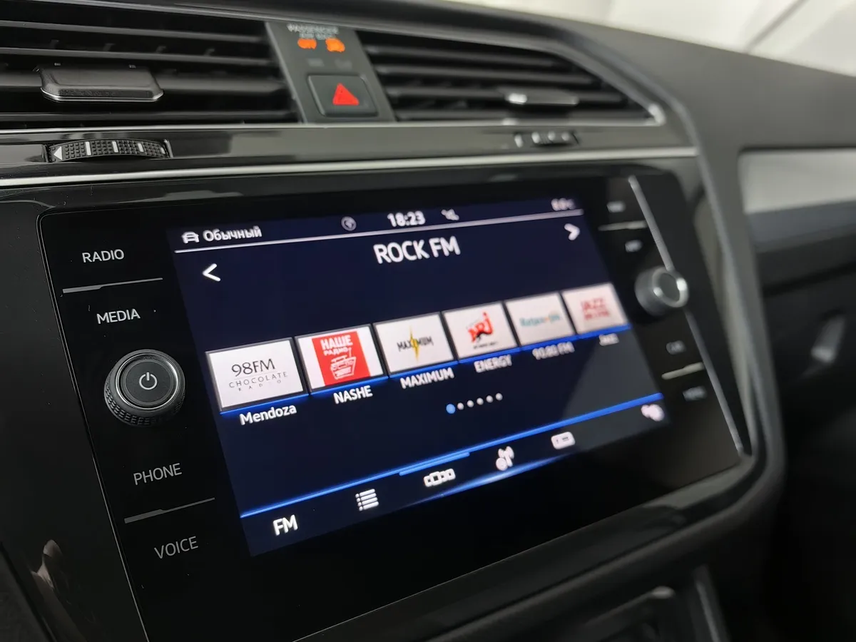 Volkswagen Tiguan 2.0 TSI 4Motion AT (180 л.с.) Status Белый в АВИЛОН. Слайд №20