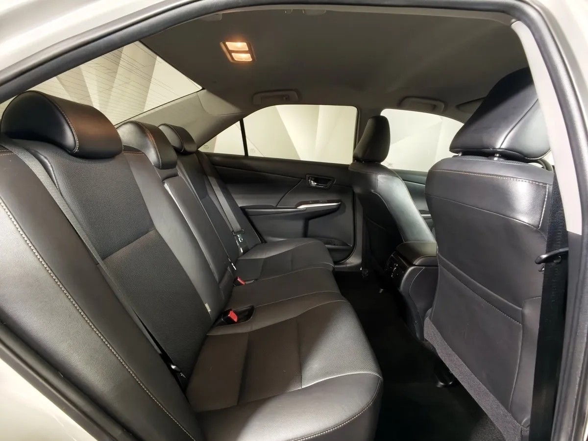 Toyota Camry 2.5 AT (181 л.с.) Белый в АВИЛОН. Слайд №15