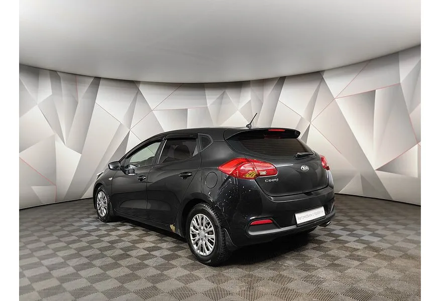 Kia Ceed 1.4 MT (100 л.с.) Черный в АВИЛОН. Слайд №4 Kia Ceed 1.4 MT (100 л.с.) Черный в АВИЛОН. Слайд №4