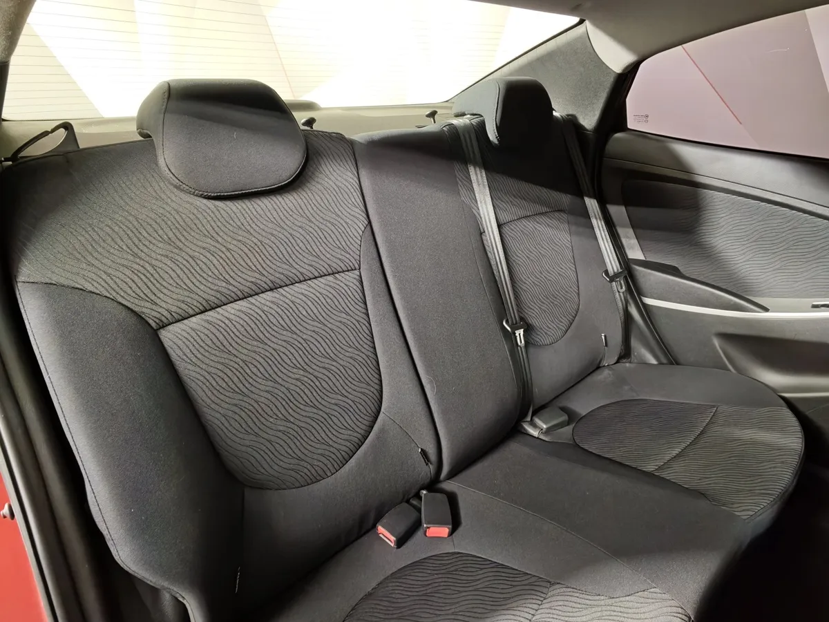 Hyundai Solaris 1.4 AT (100 л.с.) Active Красный в АВИЛОН. Слайд №16