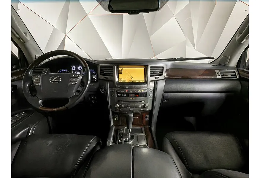 Lexus LX 570 AT (367 л.с.) Черный в АВИЛОН. Слайд №13