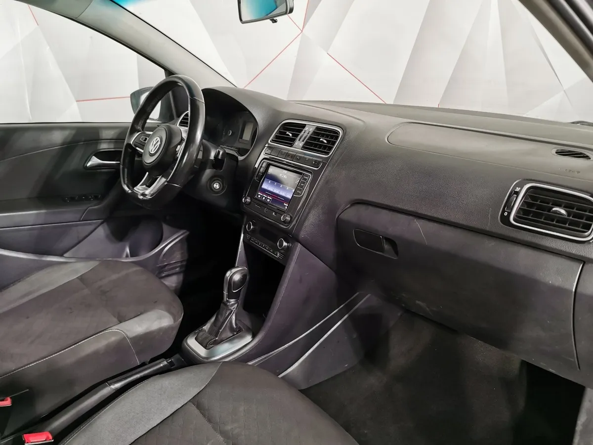 Volkswagen Polo 1.6 MPI AT (110 л.с.) Trendline Серый в АВИЛОН. Слайд №12