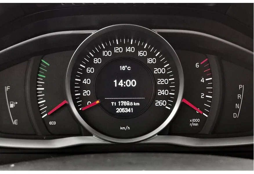 Volvo XC70 2.4 D4 Geartronic AWD (163 л.с.) Белый в АВИЛОН. Слайд №18