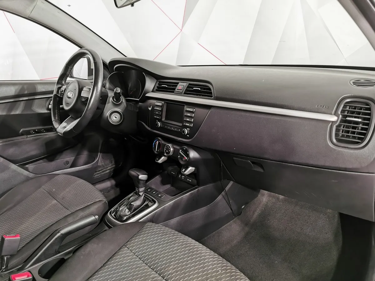 Kia Rio X-Line 1.6 AT (123 л.с.) Comfort Белый в АВИЛОН. Слайд №12