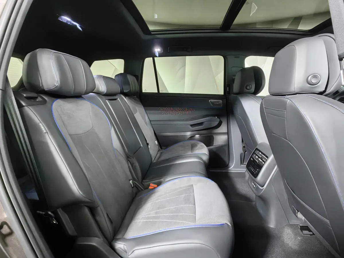 Volkswagen Teramont PRO 2.0 TSI 7DSG 4Motion (272 л.с.) Summit Edition Коричневый в АВИЛОН. Слайд №16