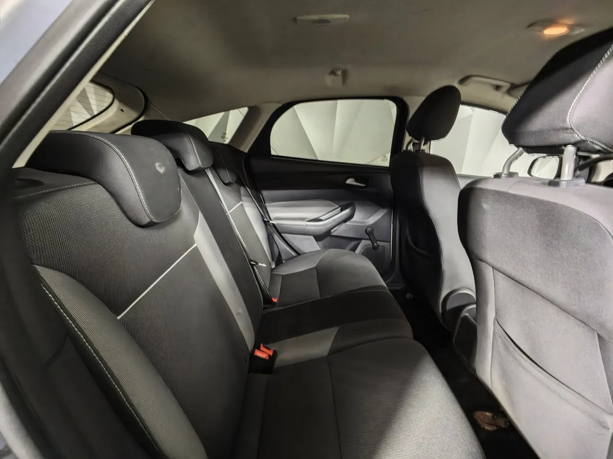 Ford Focus 1.6 MT (105 л.с.) Trend Серый в АВИЛОН. Слайд №16