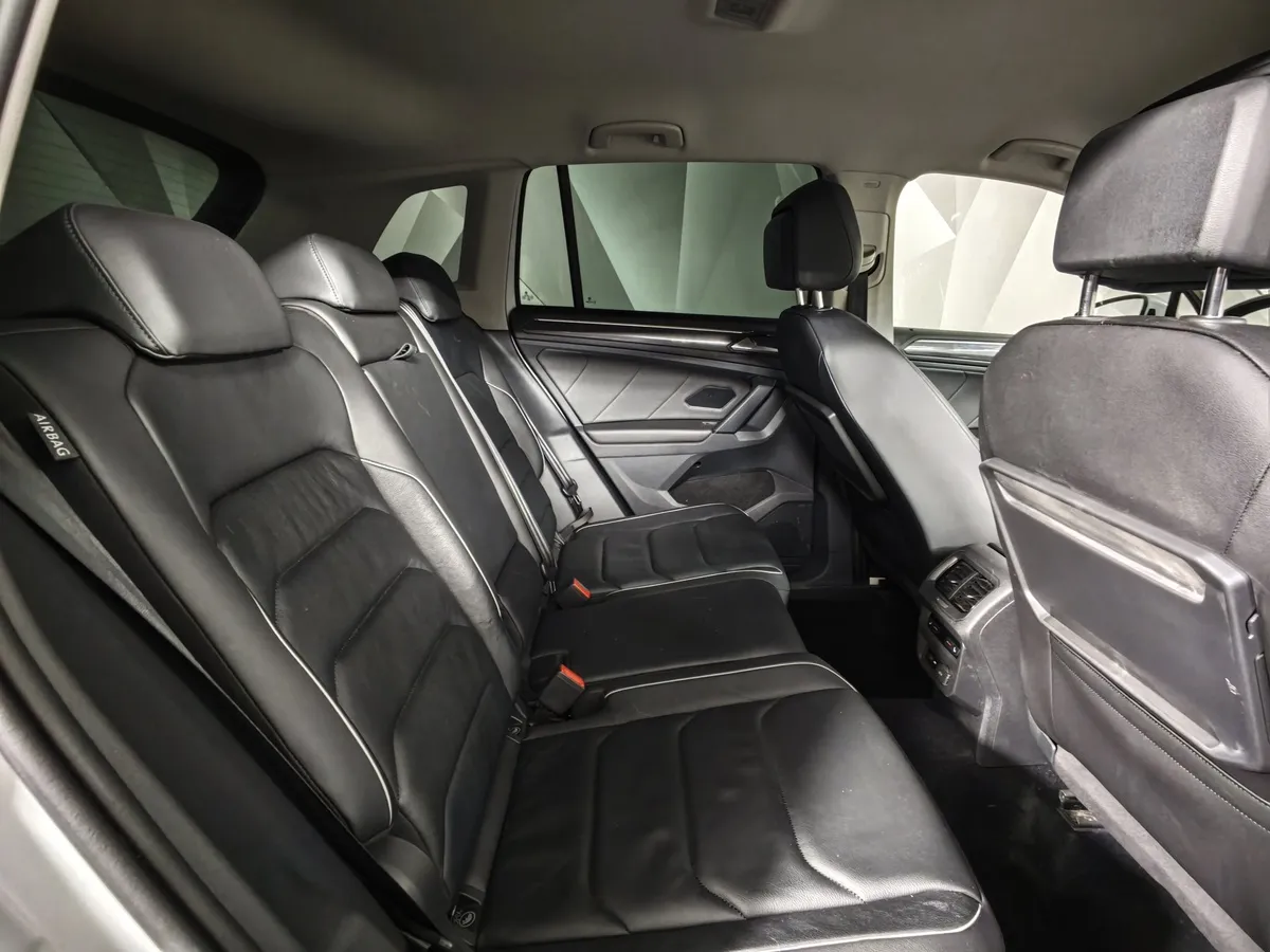 Volkswagen Tiguan 2.0 TSI 4Motion DSG (220 л.с.) R-Line Белый в АВИЛОН. Слайд №16