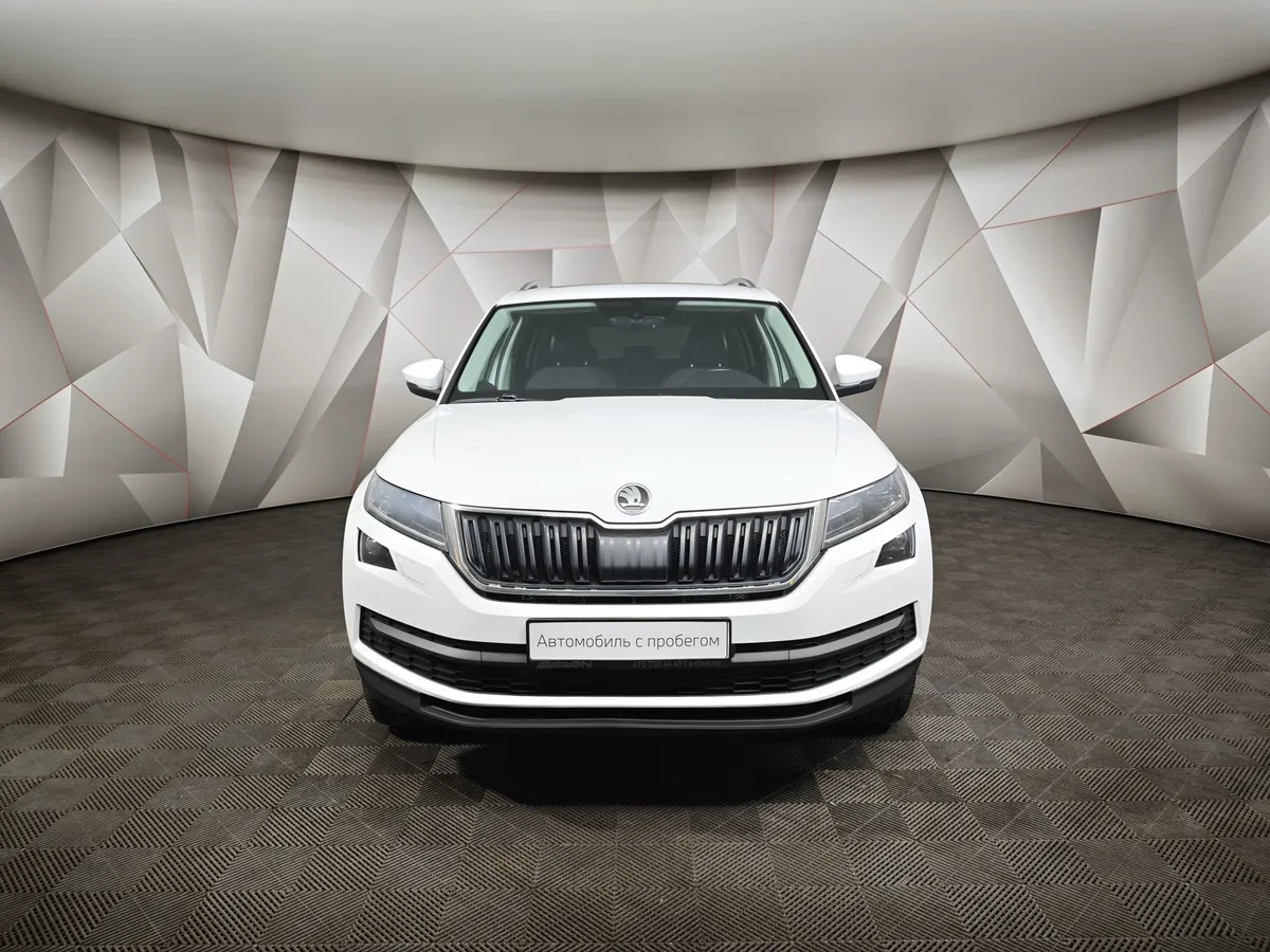 Skoda Kodiaq 2.0 TSI DSG 4X4 (180 л.с.) Белый в АВИЛОН. Слайд №7