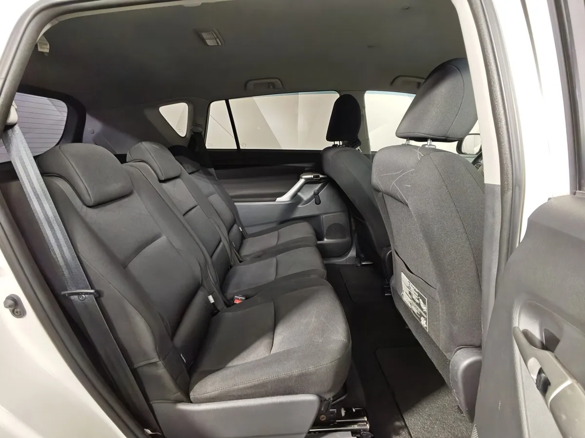 Toyota Verso 1.8 CVT (150 л.с.) Белый в АВИЛОН. Слайд №15