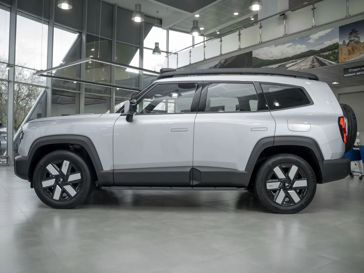 Deepal G318 1.5h AT 4WD (439 л.с.) Эверест Серебристый в АВИЛОН. Слайд №3