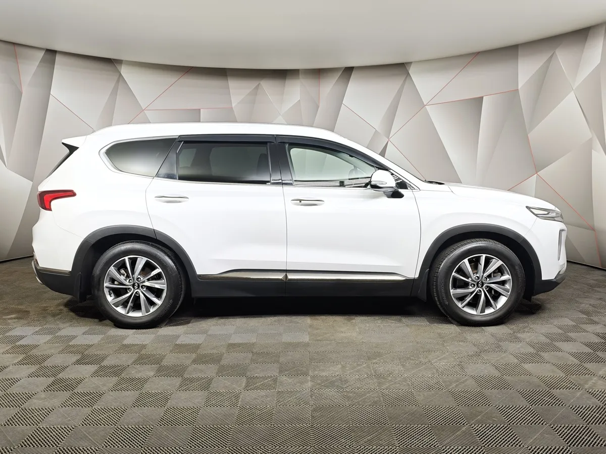 Hyundai Santa Fe 2.4 (188 л.с.) - 6AT Premier Белый в АВИЛОН. Слайд №6