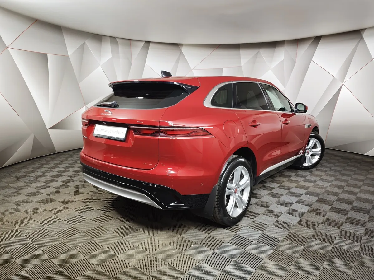 Jaguar F-Pace 2.0P AT AWD (249 л.с.) SE Красный в АВИЛОН. Слайд №2