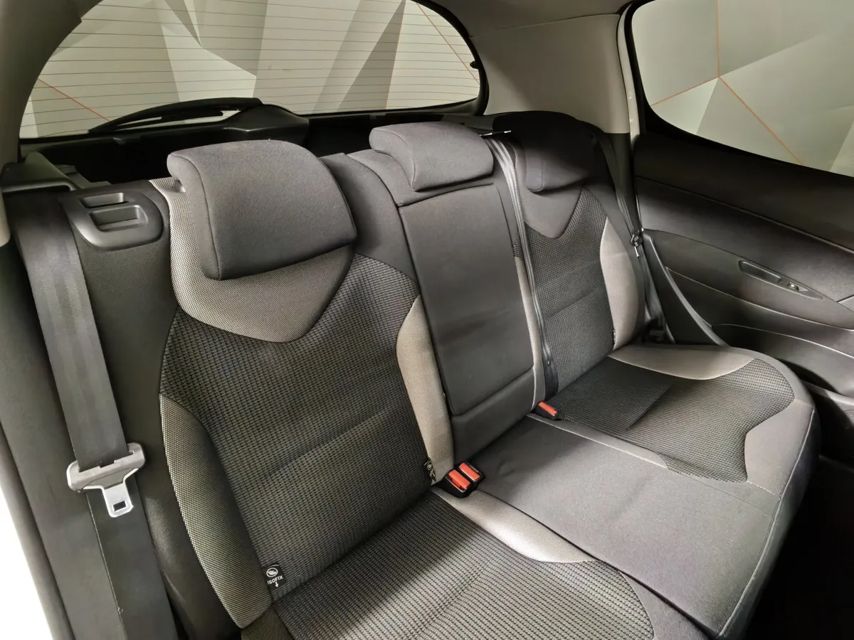 Peugeot 308 1.6 VTi AT (120 л.с.) Белый в АВИЛОН. Слайд №17