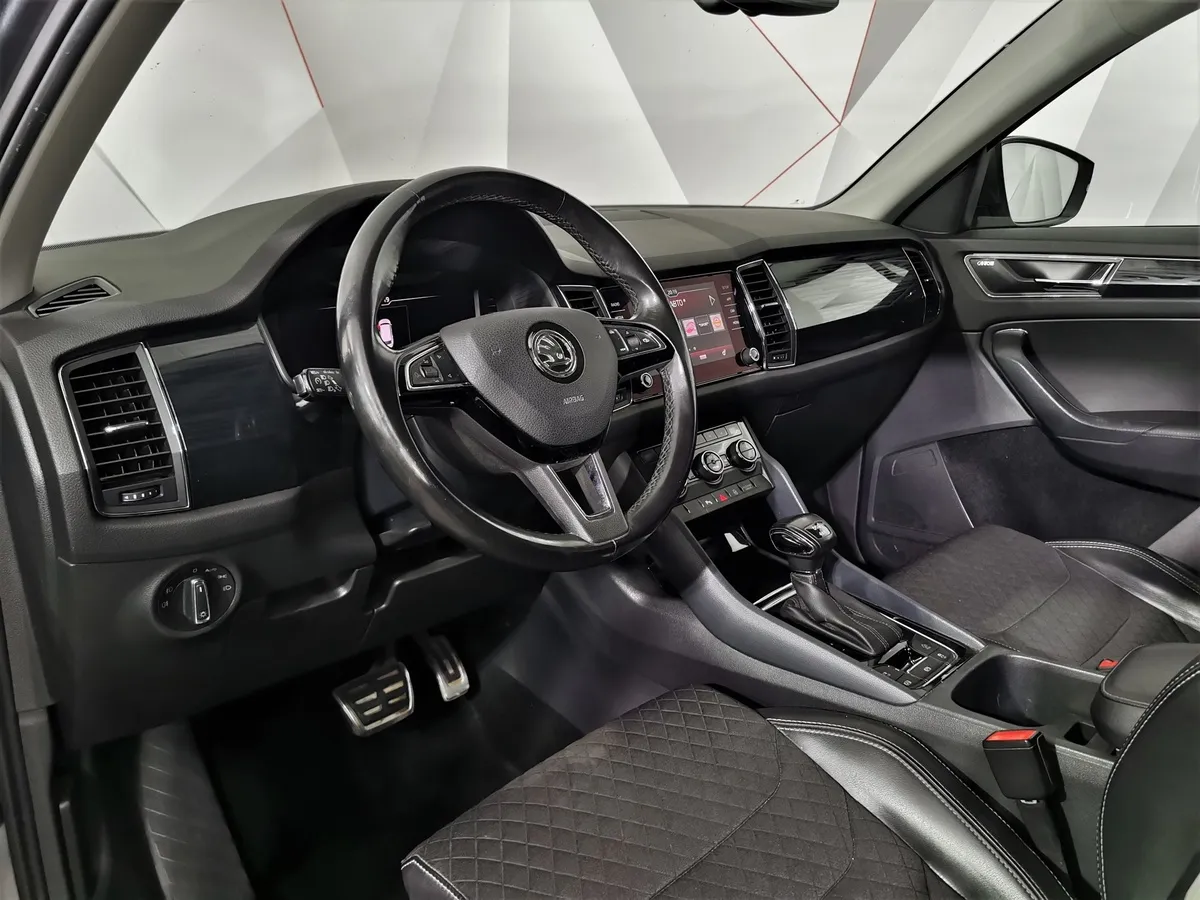 Skoda Kodiaq 1.4 TSI DSG 4X4 (150 л.с.) Серый в АВИЛОН. Слайд №18