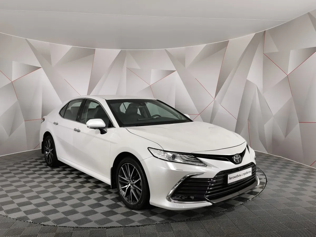 Toyota Camry 3.5 AT (249 л.с.) Белый в АВИЛОН. Слайд №3