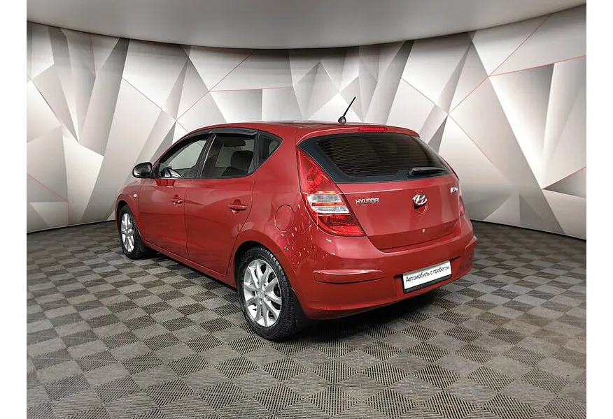 Hyundai i30 1.6 AT (126 л.с.) Красный в АВИЛОН. Слайд №4