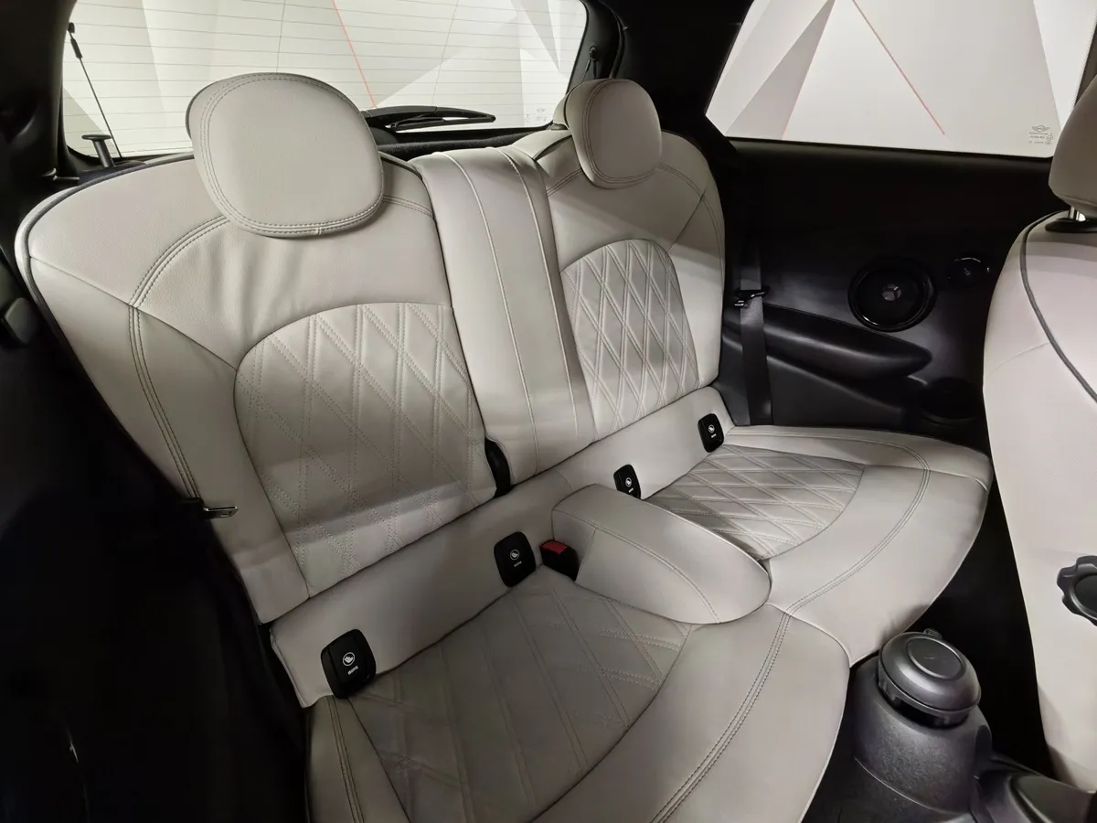 MINI 3 двери Cooper S 2.0 AMT (192 л.с.) Красный в АВИЛОН. Слайд №14