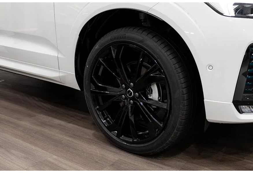 Volvo XC60 2.0 B5 8AT AWD (250 л.с.) Ultra Белый в АВИЛОН. Слайд №9