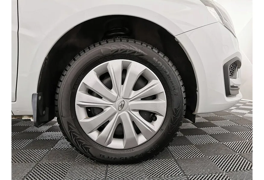 ВАЗ (Lada) Vesta 1.6 MT (106 л.с.) Белый в АВИЛОН. Слайд №9