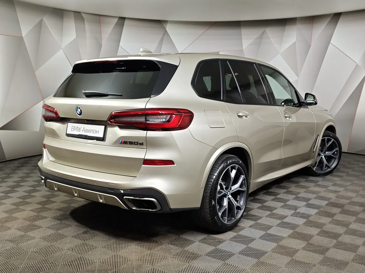 BMW X5 M50d Steptronic xDrive (400 л.с.) M Special Бежевый в АВИЛОН. Слайд №2