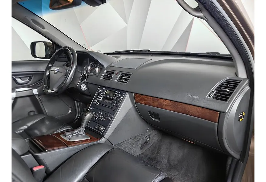 Volvo XC90 2.5 T5 Geartronic AWD (5 мест) (210 л.с.) Серый в АВИЛОН. Слайд №9