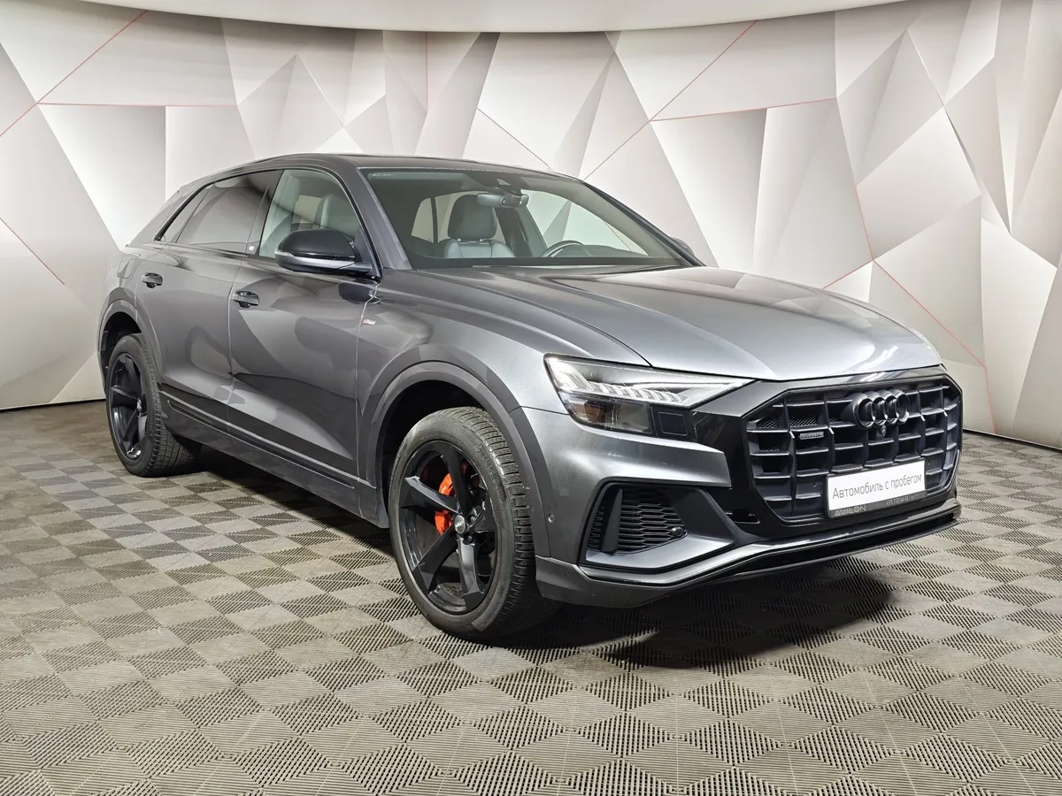 Audi Q8 55 TFSI Tiptronic quattro (340 л.с.) Серый в АВИЛОН. Слайд №3